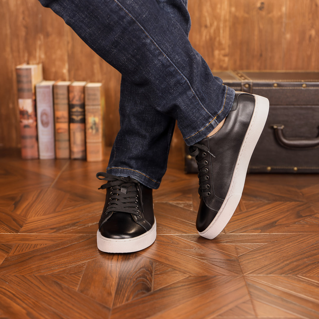 Seán - Chic Low-Profile Footwear