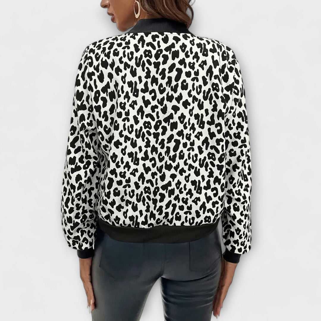 Ailís - Chic Leopard Print Jacket