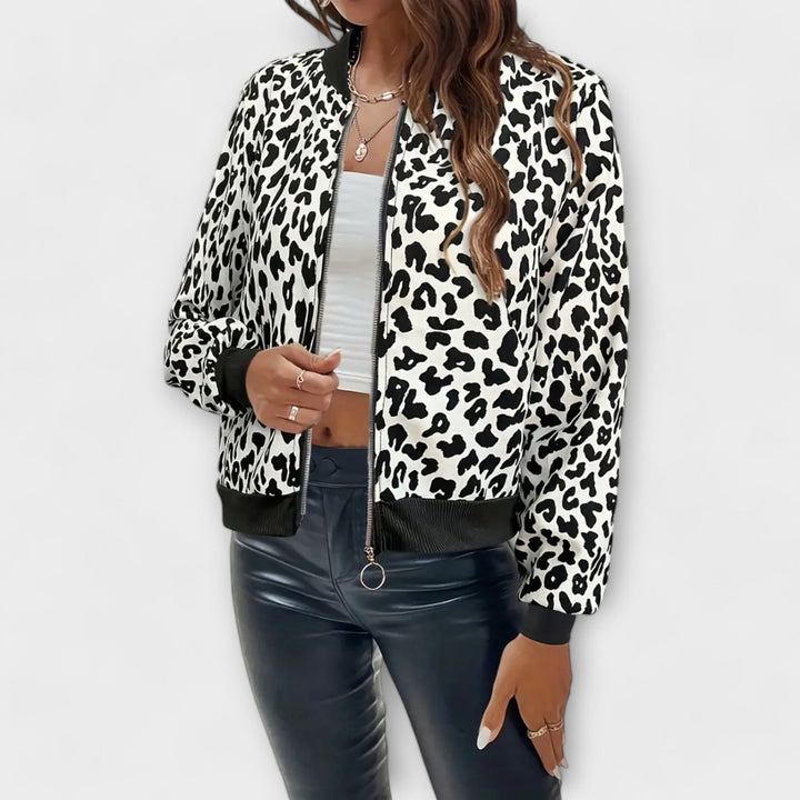 Ailís - Chic Leopard Print Jacket
