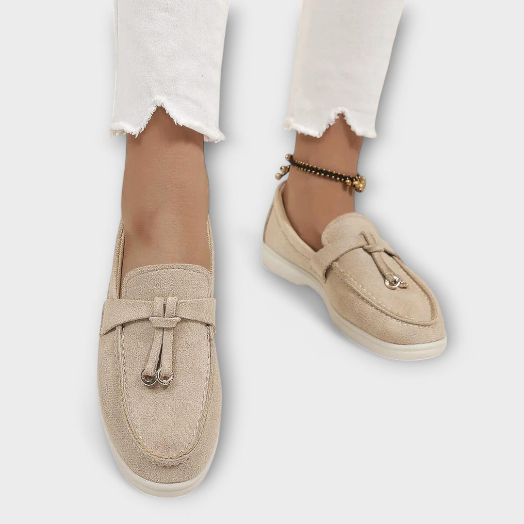 Bébhinn - Beige Lace Slip-On Moccasins