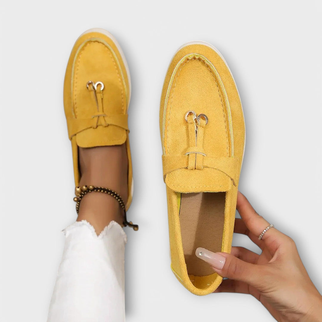 Bébhinn - Beige Lace Slip-On Moccasins