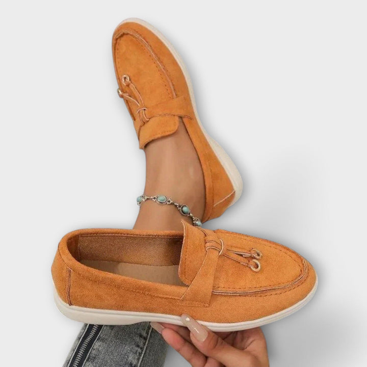 Bébhinn - Beige Lace Slip-On Moccasins