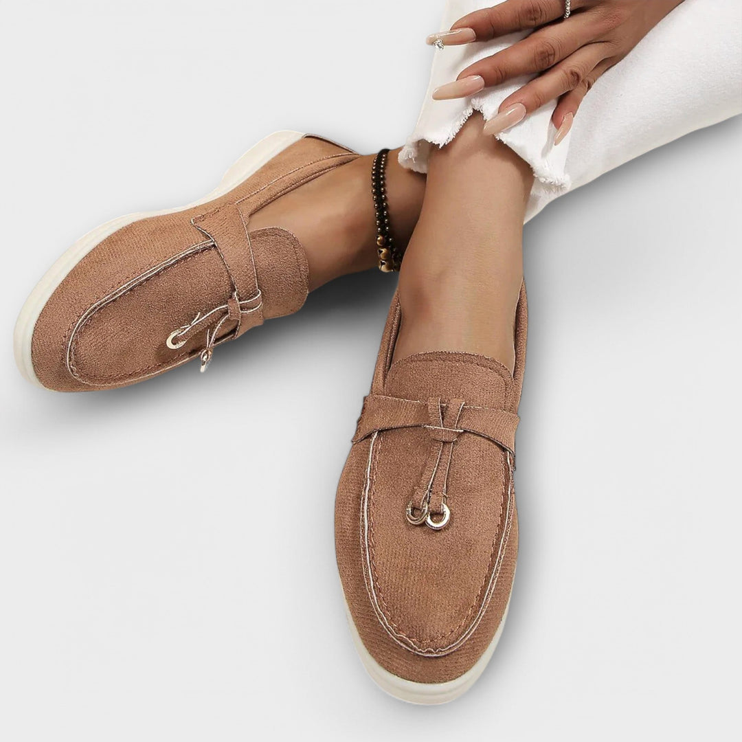 Bébhinn - Beige Lace Slip-On Moccasins