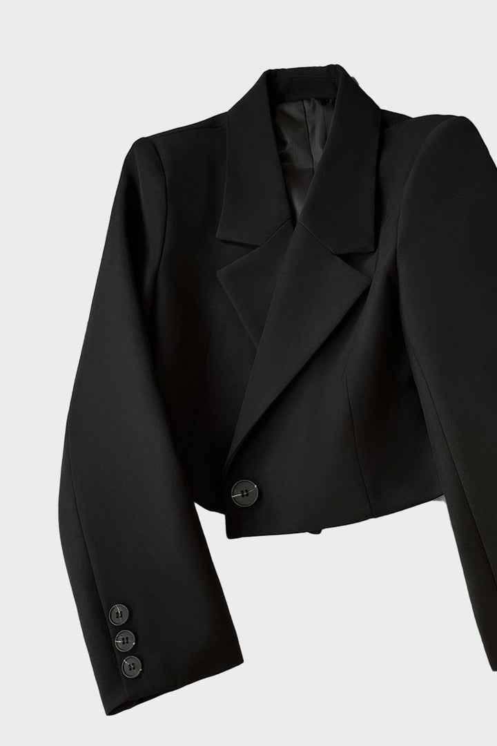 Saoirse - Chic Short Blazer