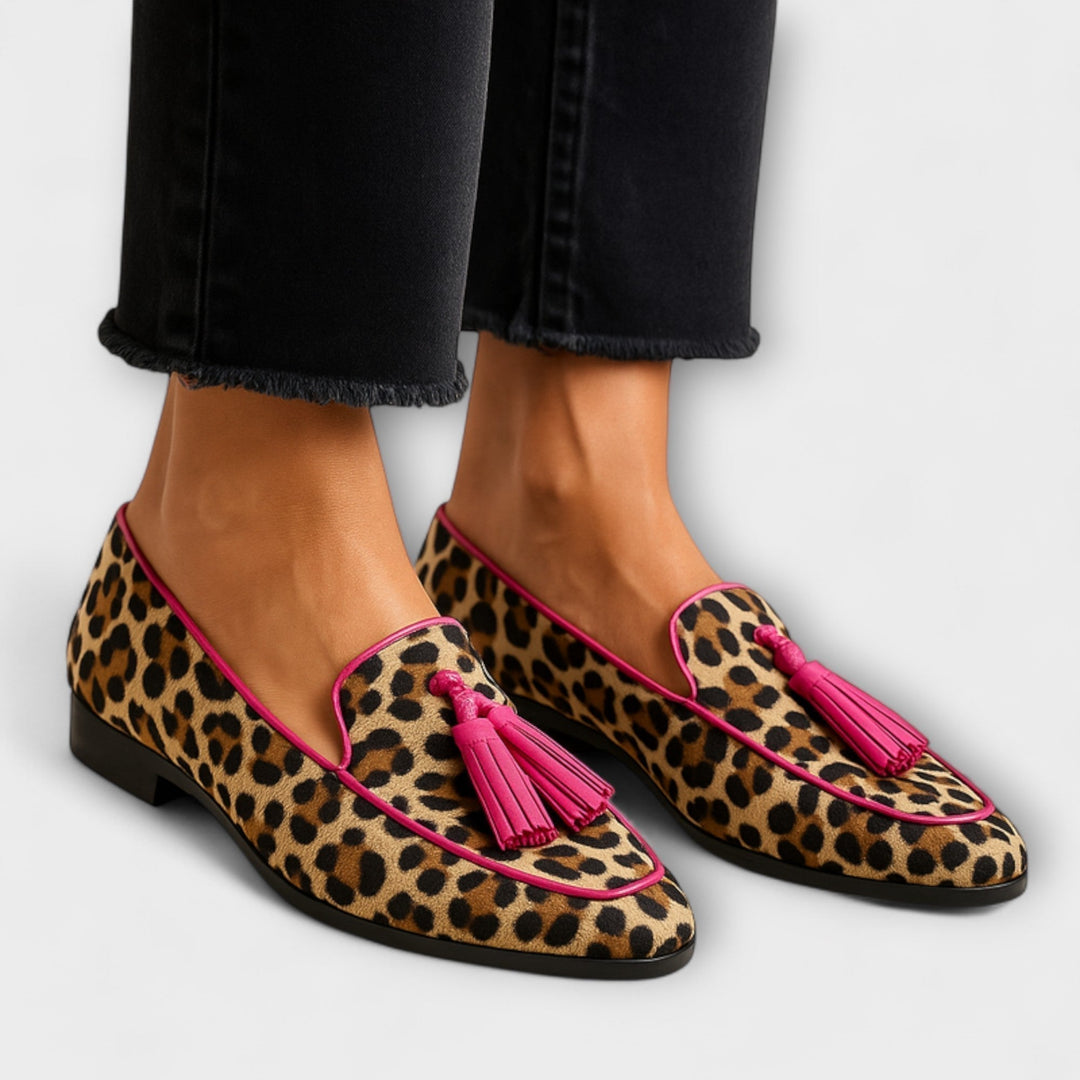 Dervla - Chic Pearl-Embellished Moccasins