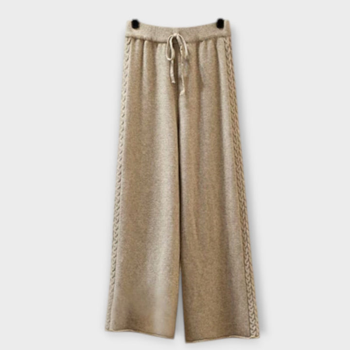 Sláine - Stylish and Cozy Ensemble