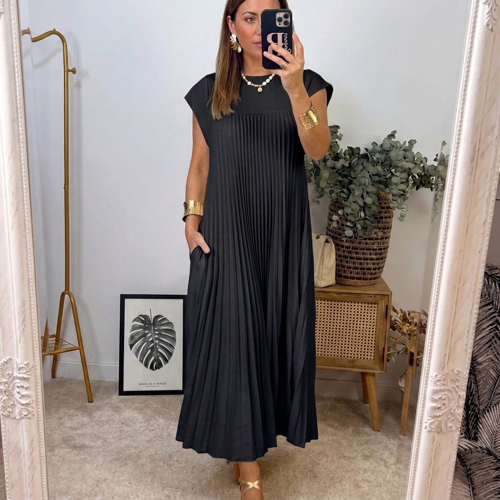 Ailionóra - Flowing Pleated Maxi Dress