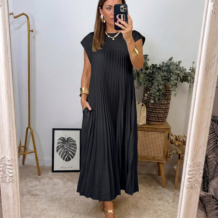Ailionóra - Flowing Pleated Maxi Dress