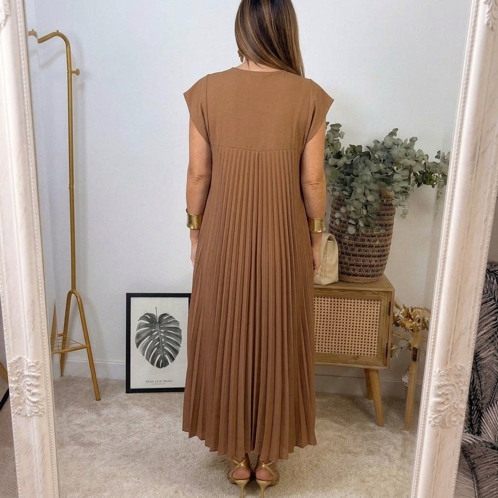 Ailionóra - Flowing Pleated Maxi Dress