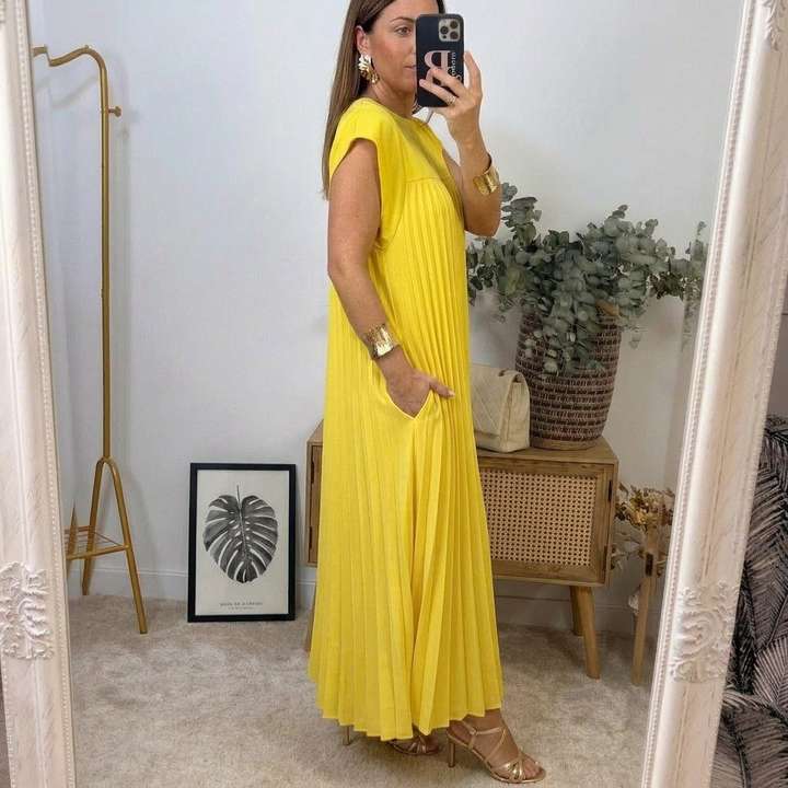 Anaïs - Flowing Pleated Maxi Dress