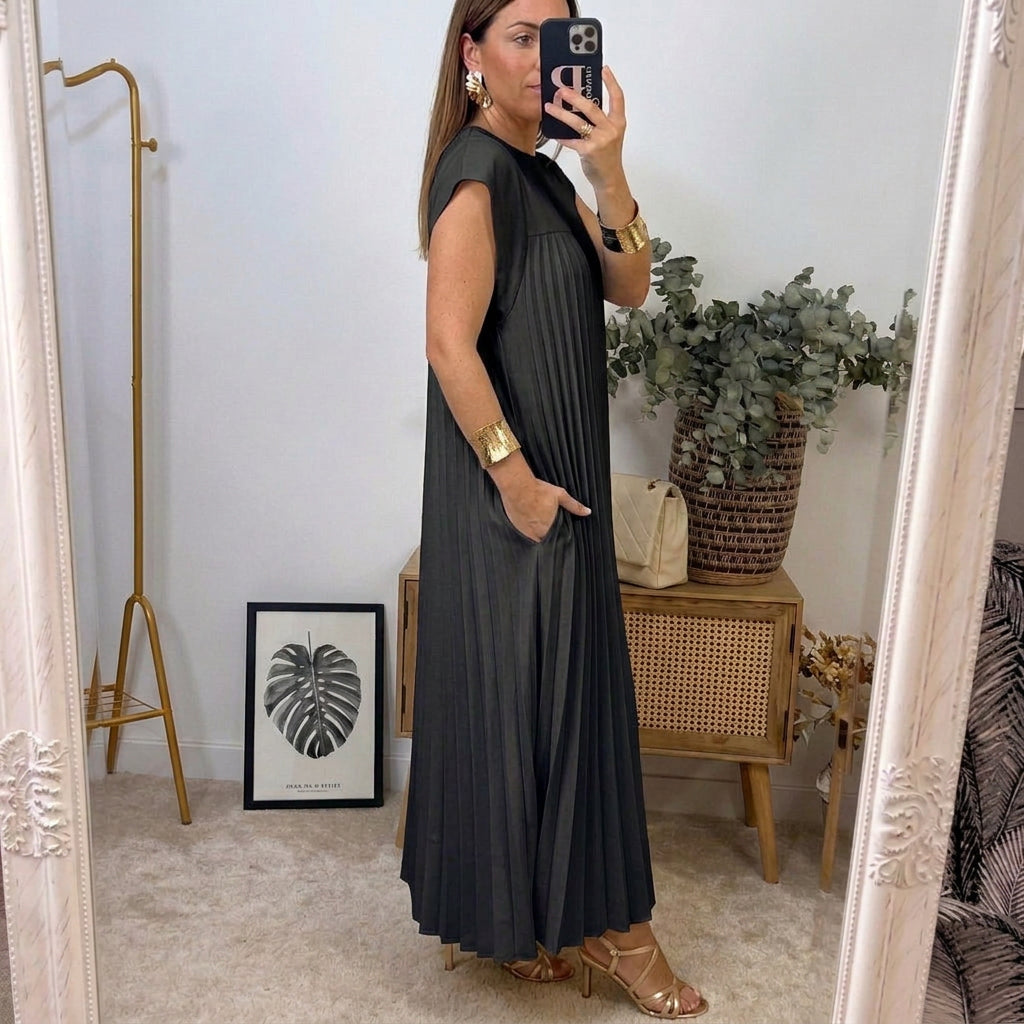 Ailionóra - Flowing Pleated Maxi Dress
