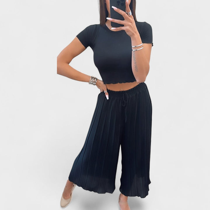 Ciara - Chic Pleated Trousers