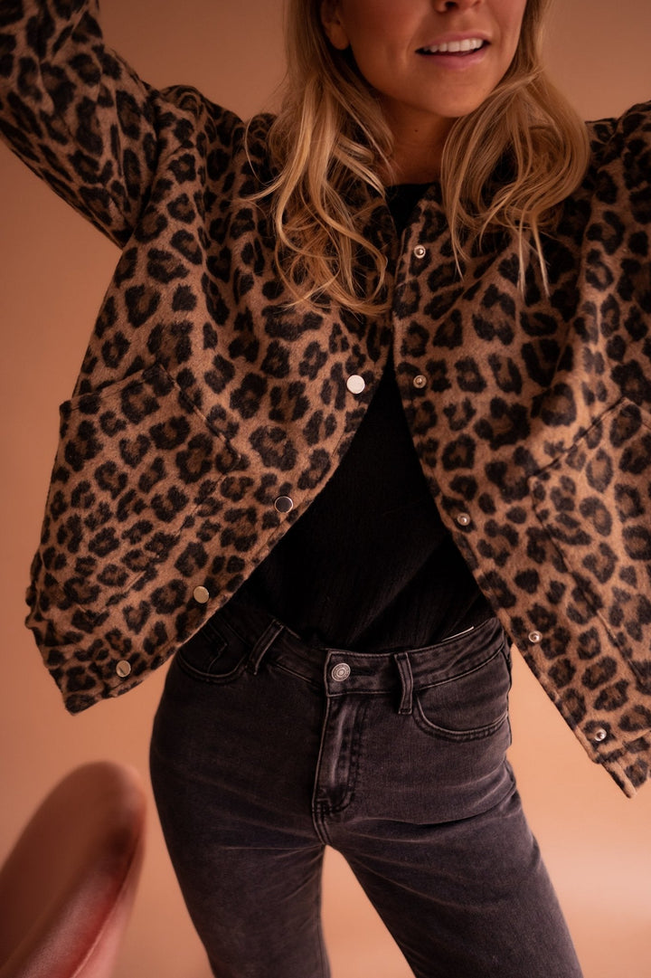 Deirbhile - Stylishly Elegant Coat