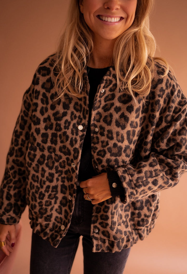 Deirbhile - Stylishly Elegant Coat