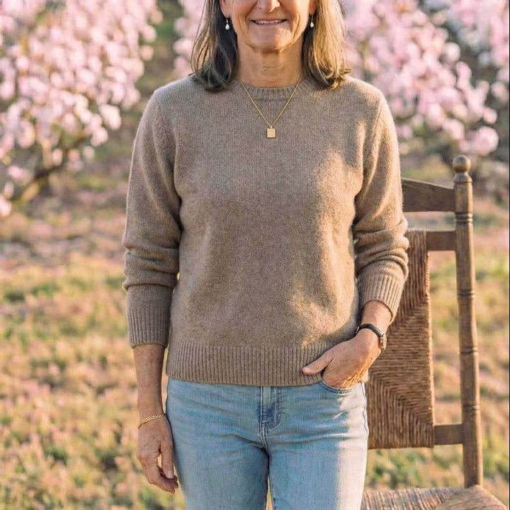 Zara – Gracefully Designed Jumper